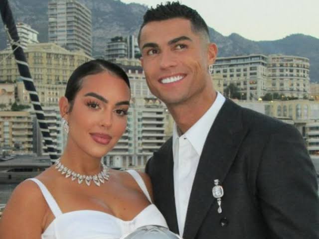 Cristiano Ronaldo e Georgina vão se casar em Portugal após a Copa do Mundo  de 2026, diz jornal