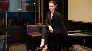 Eda, iki oğlu timur ve efe ile, eşi yaman'dan ayrılmış ve eşinin tuttuğu bir evde oturmaktadır. Cok Kaliteli Bir Is Cikardik Ece Cesmioglu Roportaji Show Tv