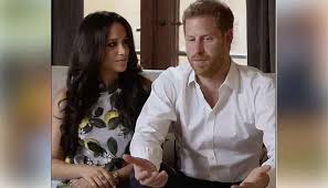 Meghan, duchess of sussex (born rachel meghan markle; Pregnant Meghan And Prince Harry All Smiles As They Make First Appearance After Big Announcement