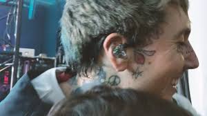 Wondering how to style a new afro? Oli Sykes Giving Me A Hug Youtube