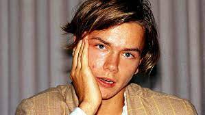 River phoenix, the older brother of joaquin phoenix, died of a drug overdose on oct. River Phoenix Tragischer Tod In Der Halloween Nacht 1993
