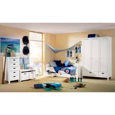Bassett furniture has everything you need to make your bedroom, the most intimate and private space in your home, into the peaceful refuge of your dreams. Welle Mobel Cello Bedroom Set With Wall Mounted Storage Units In White Furniture123