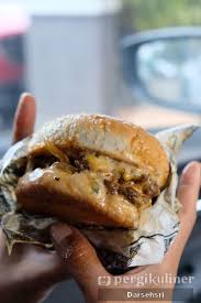 Letaknya didalam perumahan kota wisata,asik aja jajan enak tapi deket rumah dan ngga perlu kena macet. Lawless Burgerbar Cibubur Bogor Lengkap Menu Terbaru Jam Buka No Telepon Alamat Dengan Peta