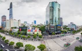 Pelbagai barangan seperti hasil tangan tempatan, kasut, pakaian, kain pasang, telekung, makanan dan barangan hiasan di. 11 Tempat Wisata Di Ho Chi Minh Keindahan Paris Di Negeri Timur Katedral Tempat Paris