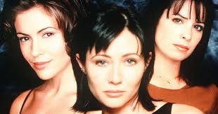 Shannen doherty and holly marie combs ▪ sydney airport {2016}. Charmed Behind The Scenes Drama Over The Years A Timeline