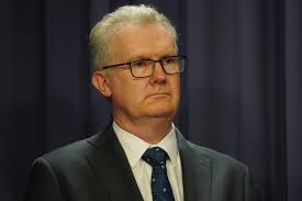 Tributes paid to former ABC managing director Brian Johns, who has died  aged 79