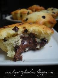 La Mandise Est Un Muffin Avec Un Delicieux Coeur Fondant Au Nutella J 39 Ai Trouve La Recette Sur Le Blog Nutella Recette Nutella Recette Muffin Chocolat
