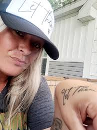 Hey everyone! My name is Leah and I'd love to genuinely connect with you.  💥 I have 4 kids, 6 grandbabies, work part time in property management,  have an LLC, where my