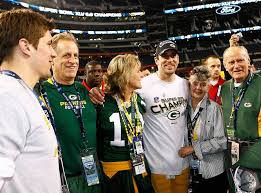 Inside Aaron Rodgers Complicated Relationship With His Family E Online Ca