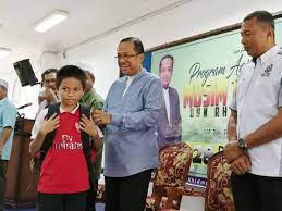 Bantuan ini menggunakan peruntukan wang zakat kepada golongan asnaf, oleh yang demikian setiap permohonan akan diteliti. Terengganu Peruntuk Rm10 Juta Bantuan Persekolahan