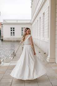 1 source for hot moms, cougars, grannies, gilf, milfs and more. Pin Von Elementar Brautkleider Hoch Auf Hochzeitskleid Kurvenreiche Braut Brautkleid Lassige Brautkleider