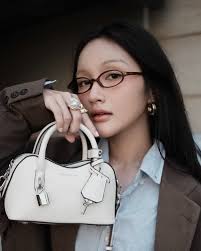 𝐇𝐄𝐑.𝐃𝐄𝐂𝐋𝐔𝐁