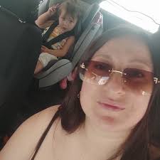 Ragazze buongiorno aiutatemi a trattare questo pavimento uso al momento il  rotomop ,ho provato altri tipi di mop ma il pavimento resta sempre con  aloni,come posso fare per renderlo lucente senza aloni