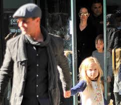 Taki widok to RZADKOŚĆ. Knox i Vivienne Jolie-Pitt przyłapani razem na  zakupach. Bliźnięta Angeliny Jolie i Brada Pitta mają już 16 lat - Pudelek