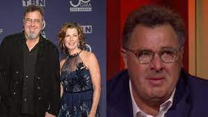 Amy Grant's Emotional Tribute to Vince Gill Is What He Needed - YouTube