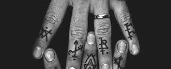 How Long Do Finger Tattoos Last After Getting One Discover The Truth On Faded Colors And Blurred Designs When It Finger Tattoos Finger Tattoo Designs Tattoos