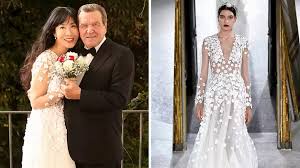 Check spelling or type a new query. Gerhard Schroder Designer Und Kosten Das Mussen Sie Uber Das Brautkleid Von Soyeon Kim Wissen Hochzeitskleid