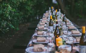 The kit includes a story about a murder, which usually occurs either during the course of the dinner or before the party begins. How To Host A Dreamy Outdoor Dinner Party In The Wild Bon Appetit