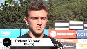 Kariyer sayfasında rıdvan yılmaz isimli futbolcunun sezon bazında takımının yer almış olduğu turnuvalardaki maç, gol, asist, sarı kart, kırmızı kart, oyuna girme, oyundan alınma. Ridvan Yilmaz Daha Once Top Toplayiciyken Sampiyonlar Ligi Muzigini Duymustum Dailymotion Video