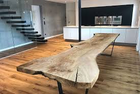 Baumtisch Esstisch Massivholztisch Baumscheibe Aus Einm Stuck Holz Massiv Tisch Unverleimt Mit Rinde Und Na Esstisch Holz Massivholztisch Holztisch Baumscheibe