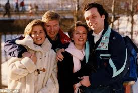 Christopher dean lives in austin, tx with his wife and three children. Jayne Torvill And Christopher Dean Reveal They Had A Teenage Fling During Television Interview Daily Mail Online