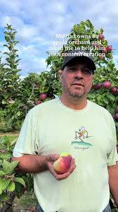 🥲🫶🏼🍎 #content #dadsoftiktok #appleorchard #applepicking #fallactivities  #dad #socialmedia #businessowner #daughter