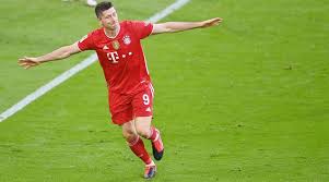 Bayern munich's robert lewandowski has scored his 40th bundesliga goal of the bundesliga season. W Bp0uclmcnrnm