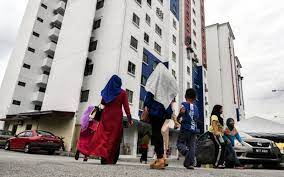 You can transit via kuala lumpur international airport (klia) as long as you remain airside. Dbkl Penghuni Rumah Transit Ditawar Rumah Kos Rendah Diarah Serah Kunci Free Malaysia Today Fmt