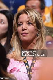 228 Jeannie D Photos & High Res Pictures