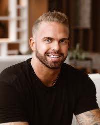 Mark Landon's Instagram, Twitter & Facebook