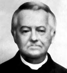 Manuela Lovato's Instagram, Twitter & Facebook