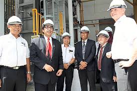 Ia terpaut usia dua tahun lebih muda dari muhammad dan disebut pernah melakukan perjalanan bersama saat masih berusia 12 tahun. Fire Testing Lab At Utm Can Test Various Kinds Of Fire Proof Materials The Star