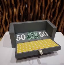 Pin Von Elli Phillips Phillips Auf Invitations Graphic Design Inspiration Geldgeschenke Basteln Geschenke Basteln Gutschein Basteln