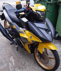 Prenez contrôle de votre moto et conduisez à travers plusieurs tours dans une compétition intense et des tours en zig zag jusqu'à ce que vous arriviez premier sur la ligne d'arrivée. Yamaha Sniper Sniper 150 Yamaha Y15 Yamaha Y15zr Yamaha 150 Exciter 150 Ysuku Y15z Y15zr Kapcai Ori Moto Yellow Coverset Yamaha Motorcycles Motorcycle Accessories On Carousell