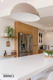 cuisine contemporaine laquee blanche et bois naturel avec frigo us creations gravouille cuisine contemporaine cuisine moderne cuisine bois