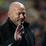 Michael Oliver praised by Alan Shearer after Nottingham Forest clash