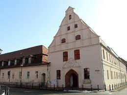 Enter your dates and choose from 19 hotels and other places to stay. Die Sanierung Des Grossen Hospitals In Gardelegen Geht Weiter Gardelegen