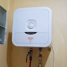 Terlindung dari resiko terbakar dengan scalding prevention.spesifkasi :perlindungan. Pemanas Air Water Heater Ariston An Andris R 15 L Terbaru Agustus 2021 Harga Murah Kualitas Terjamin Blibli