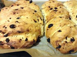 Cosa vi serve per fare un panettone? Pane Rustico Con Cipolle Rosmarino E Uvetta