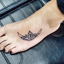 The foot provides a nice flat place for the tattoo to lie. 125 Most Popular Foot Tattoos For Women Wild Tattoo Art