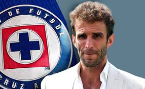 Se cayó la llegada de Iván Alonso? Cruz Azul ya decidió el futuro del  directivo