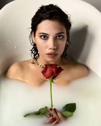 Luz White updated her status.