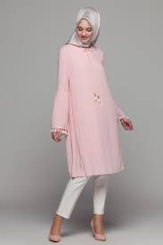 Armine Kollari Puskullu Tesettur Tunik Modelleri Moda Tesettur Giyim Moda Stilleri Moda Tunik