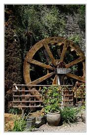 la grande roue du jardin des fontaines petrifiantes jardins de la fontaine grande roue jardins
