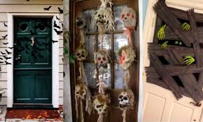 Vous êtes à la recherche d'une porte de garage qui vous offre sécurité et confort? 13 Idees Pour Decorer Votre Porte D Entree Aux Tons D Halloween