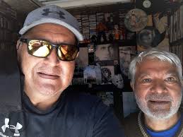 Venta del libro Me Caí Del Mundo escrito por Douglas Vásquez Vides De venta  en #KarmelitaGt NOTA: El libro pueden adquirirlo y pedir autógrafo y  dedicatoria del autor. 📍 12 avenida 2-72