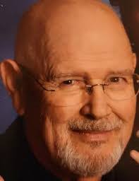 Earl Lee's Instagram, Twitter & Facebook