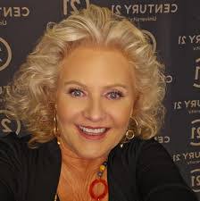 Carol Labelle's Instagram, Twitter & Facebook