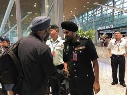 The minister administers the portfolio through the ministry of defence. Nilesh Shah A Twitter Defense Minister Of Canada Being Welcomed By Malaysian Police Chief Https T Co Fwaaoft8op Twitter