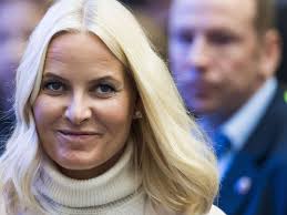 In einem neuen interview hat die kronprinzessin ganz offen über … read more on fr.de. Sympathische Reaktion Kronprinzessin Mette Marit Hat Echten Fangirl Moment